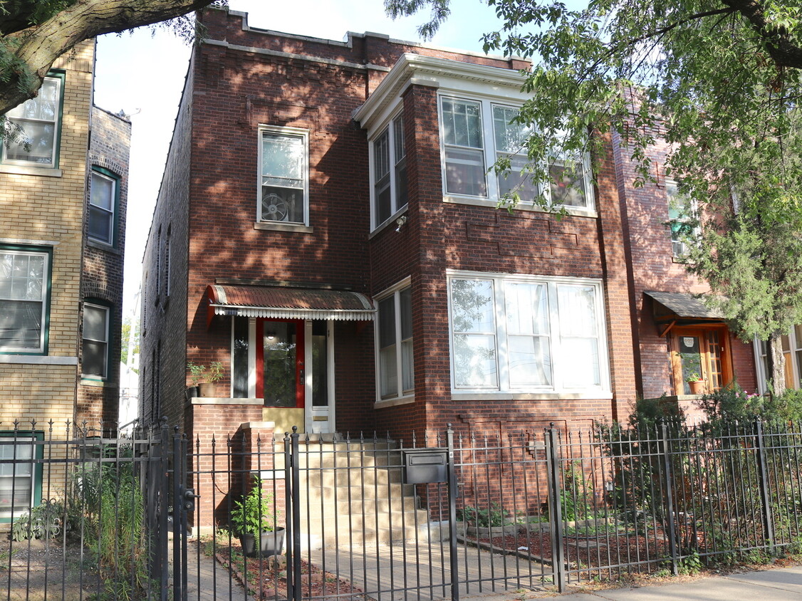 Primary Photo - 2333 N Kilbourn Ave