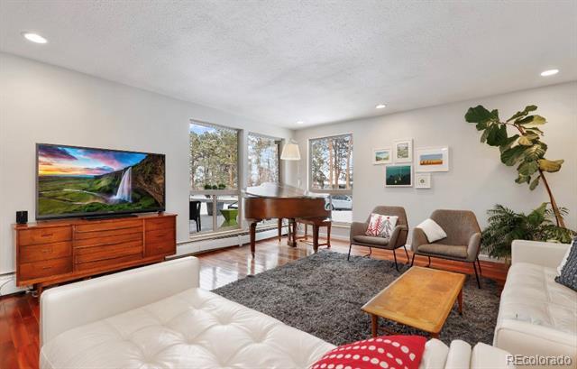 Foto del edificio - 2555 Monaco St Pkwy
