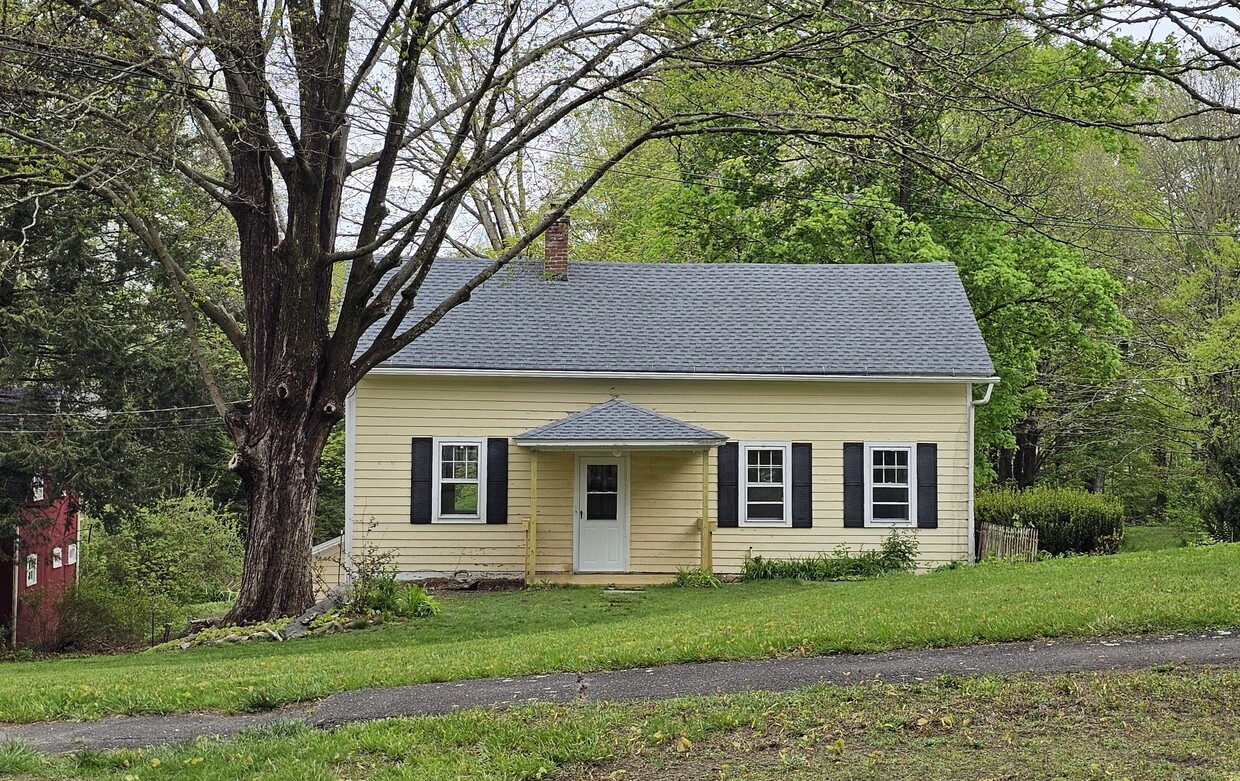 Primary Photo - 17 Pleasant St