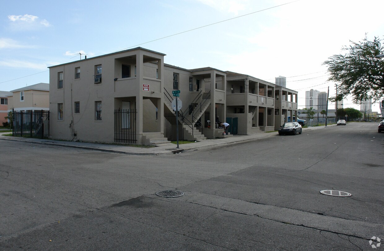 Building Photo - 123-139 NW 15th St
