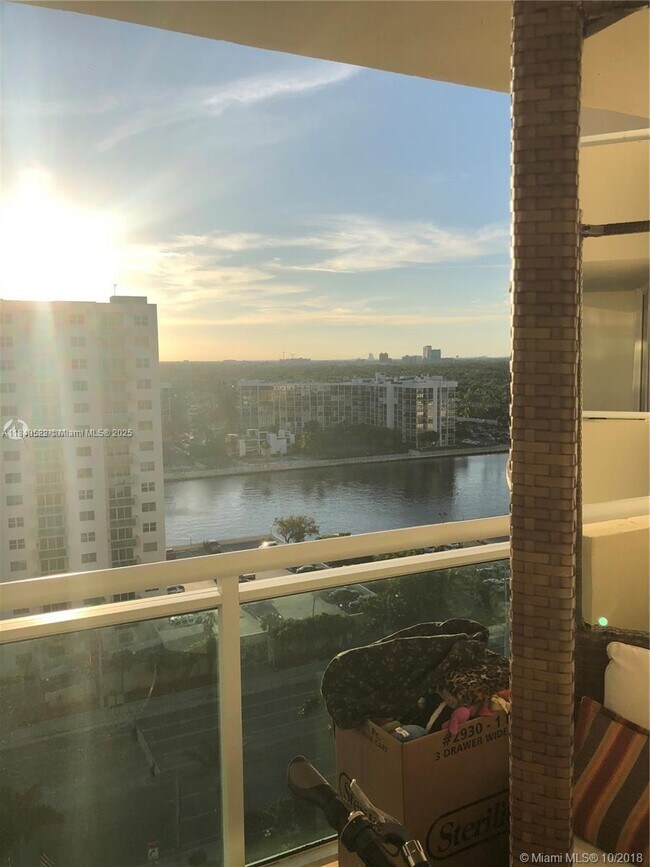 Foto del edificio - 3001 S Ocean Dr