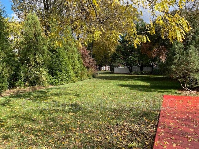 Building Photo - 10130 Blake Ln