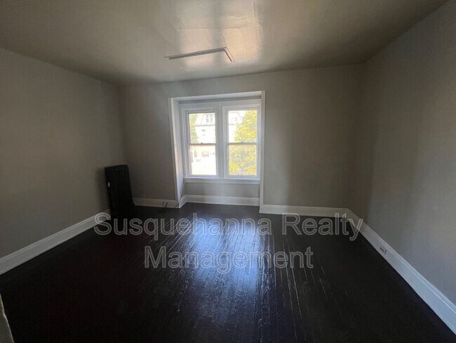 Foto del edificio - 2137 Derry St
