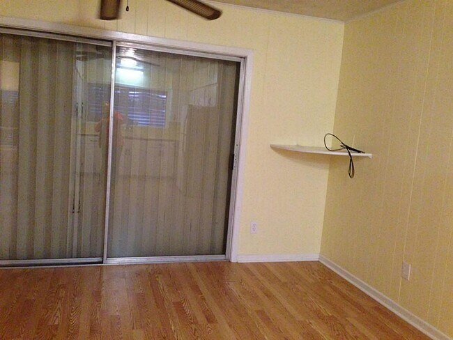Foto del edificio - 325 Mackeral St