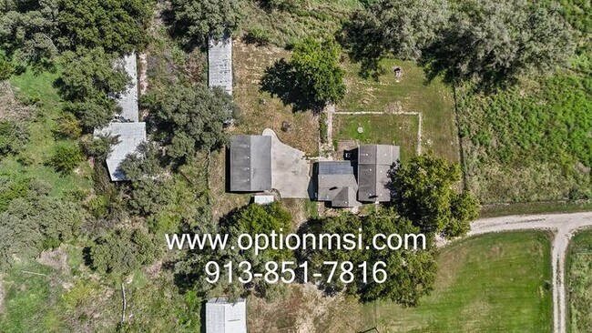 Foto del edificio - 15 Minutes out side Lawrence - MOVE IN READY!