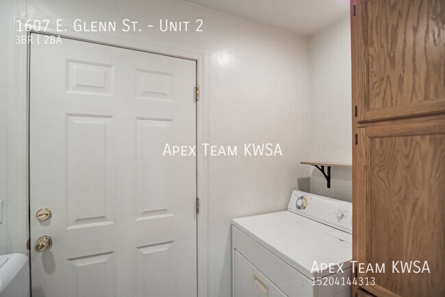 Building Photo - $1595- Great Location: 3 Bed / 2 Bath Home...