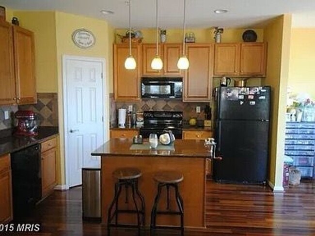 Foto del edificio - 3 Bedroom Townhome in Odenton