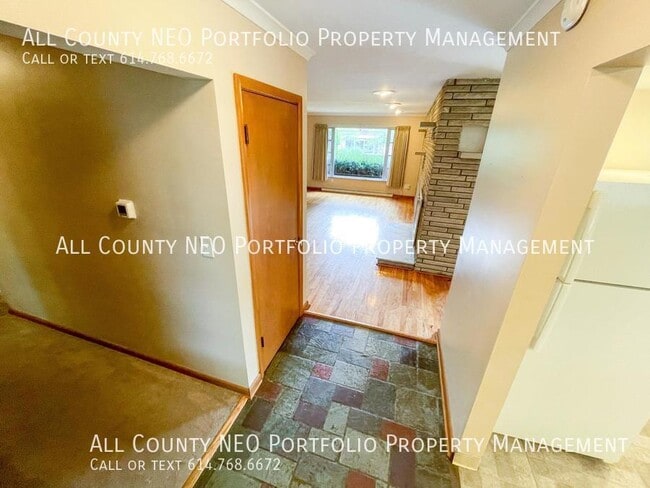 Building Photo - Spacious 3-Bedroom Home in Upper Arlington...