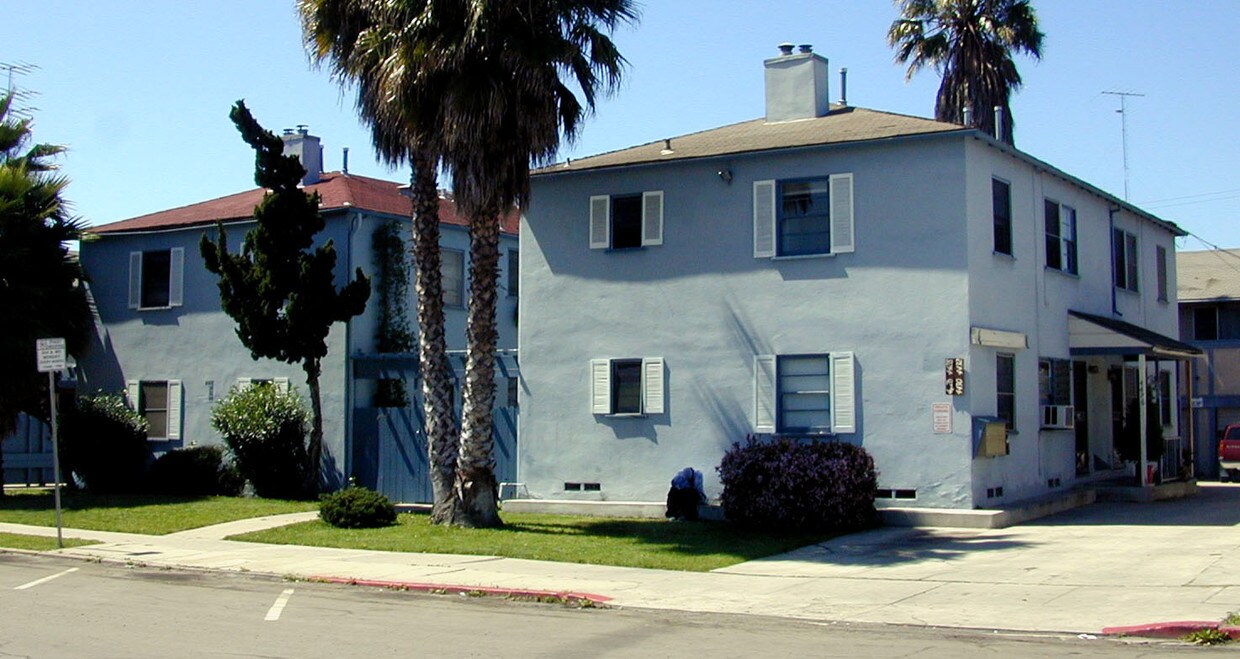 Building Photo - 4418-4432 Illinois St