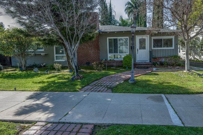 Foto del edificio - 832 Coolidge Dr