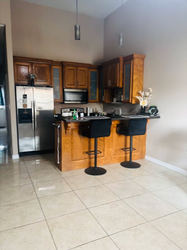 Kitchen - 3044 Regal Dr