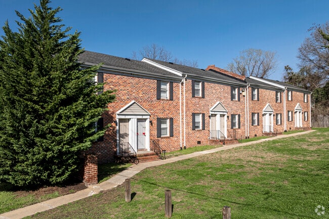 Building Photo - Commerce Street