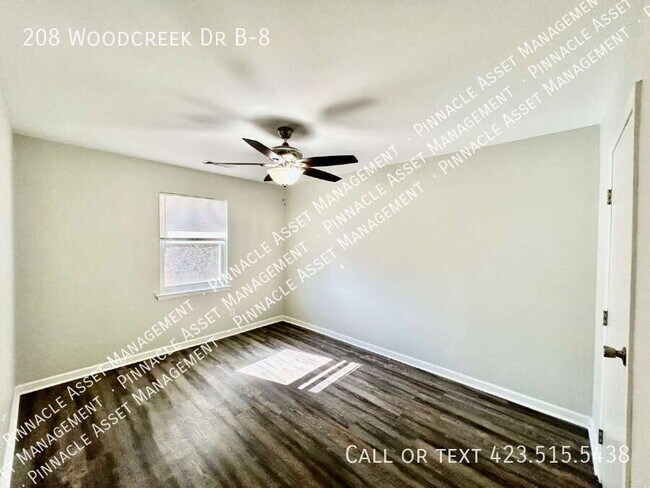Foto del edificio - 208 Woodcreek Rd