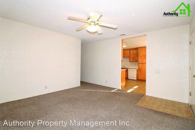 Building Photo - 3 br, 1.5 bath House - 3281 Foothill Vista Dr