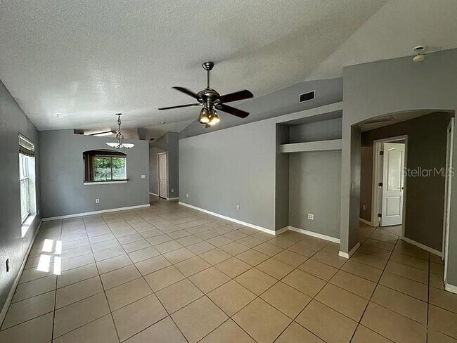 Foto del edificio - 10467 Blackmore Dr