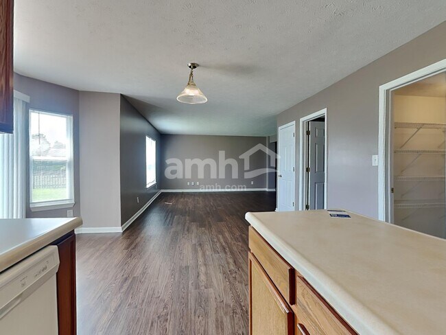 Foto del edificio - 787 Tulip Ln