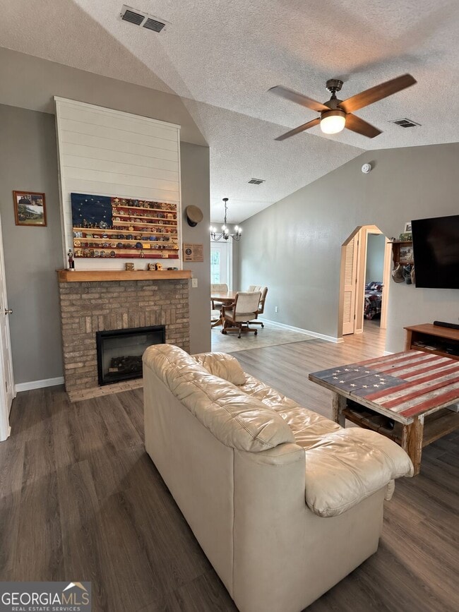 Building Photo - 663 Dallas Cir