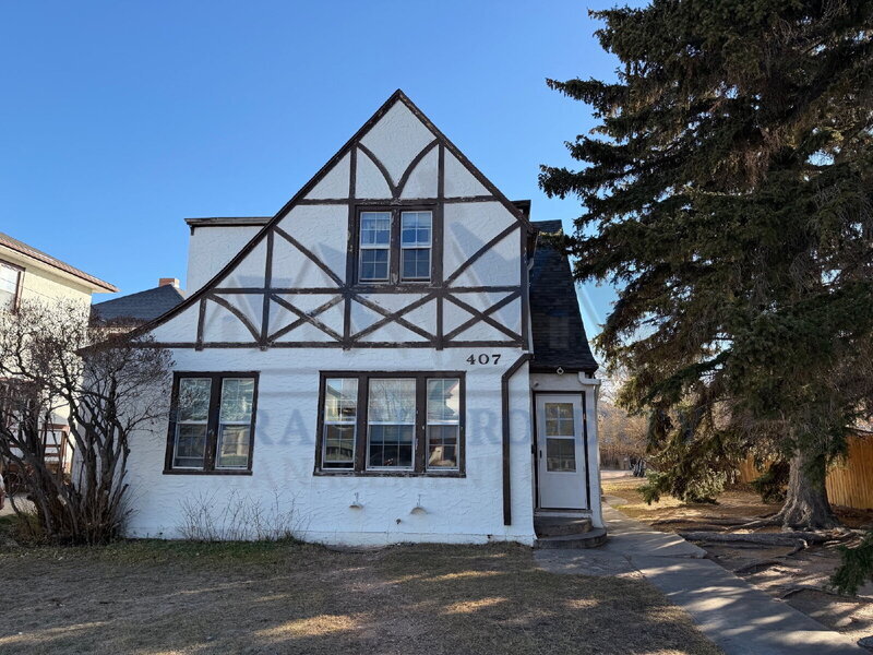 Primary Photo - 407 S 5th St