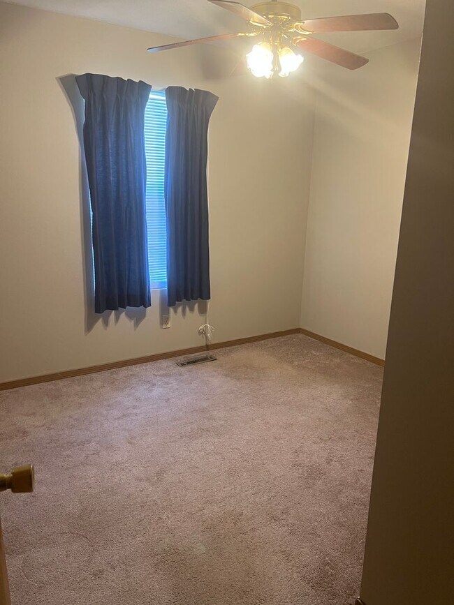 Foto del edificio - 3 bedroom/1.5 bathrooms