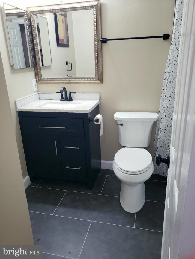 Foto del edificio - 3001 Colonial Springs Ct