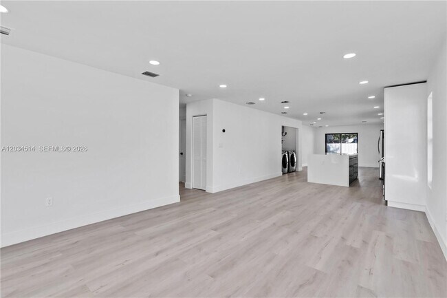 Foto del edificio - 407 NW 45th St