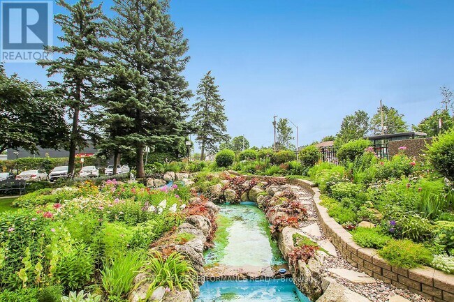 Photo du bâtiment - 1025 Richmond Rd