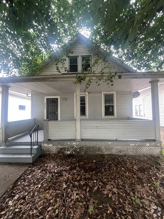 Building Photo - 6000 Hosmer Ave