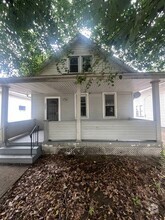 Building Photo - 6000 Hosmer Ave