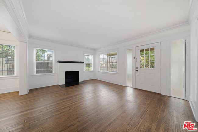 Building Photo - 235 Joy St