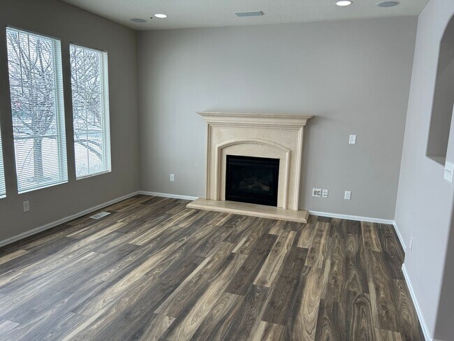 Foto del edificio - Beautiful 3 Bed 2.5 Bath - 2 Story Home in...