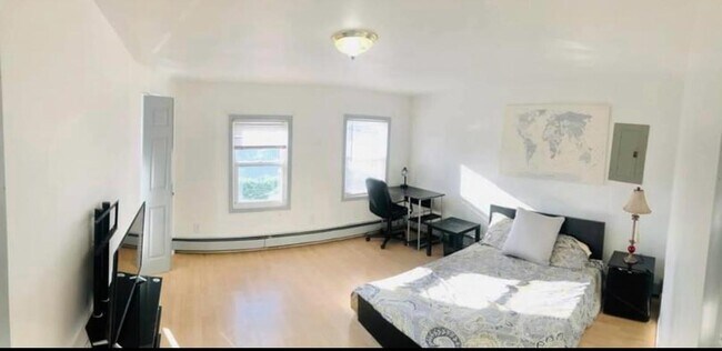 Foto del edificio - 14 Lewis Ave