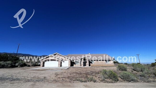 Building Photo - Spacious 3 Bed, 2.5 Bath Home in Phelan Ho...