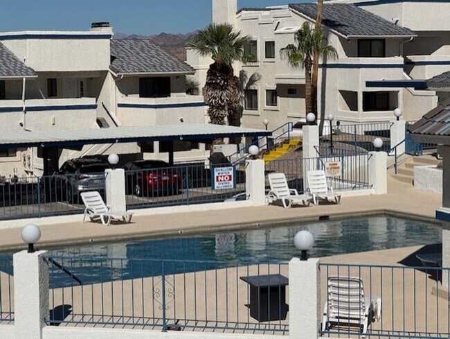 Foto del edificio - 1BR 1BA Winter Vacation Rental with River Views-RIVERVIEW BLUFFS