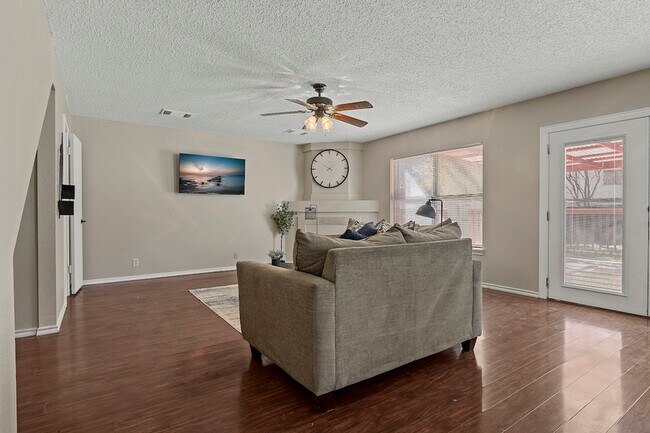 Building Photo - 8163 Teaberry Dr