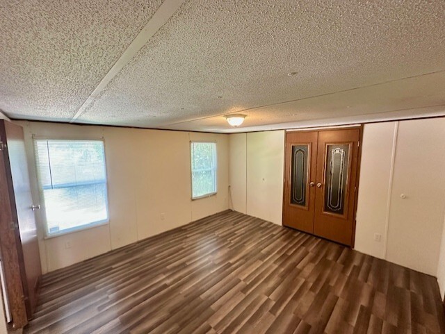 Building Photo - 950 Marie Dr