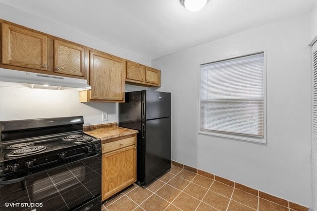 Fully Equipped Kitchen - Croydon Manor Apartments
