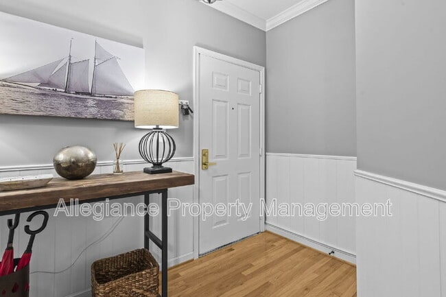 Building Photo - 5108 Donovan Dr