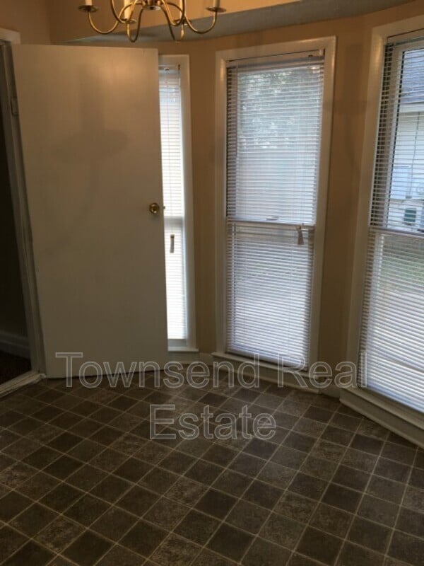 Building Photo - 7045 Candlewood Dr