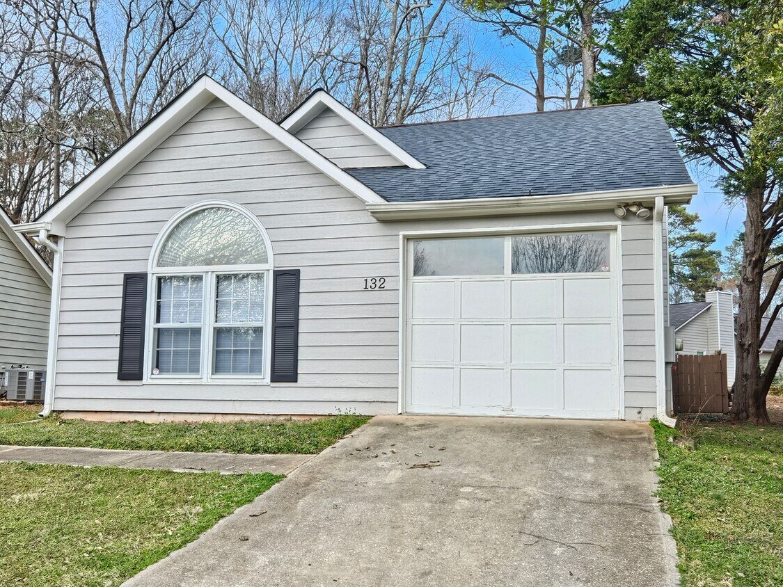 Primary Photo - Updated 3BR/2BA