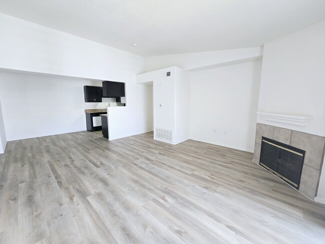Foto del edificio - 3318 N Decatur Blvd