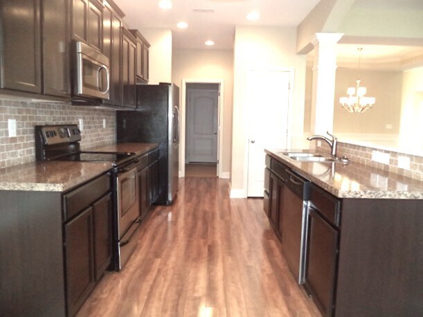 Foto del edificio - 3333 Cedar Branch Rd