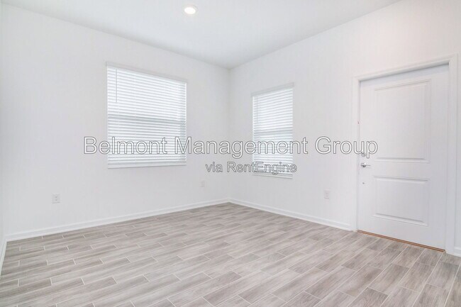 Foto del edificio - 6334 Limberpine Aly