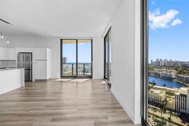 Foto del edificio - 101 Diplomat Pkwy