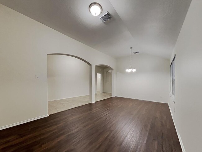 Foto del edificio - 2550 Riverway Dr