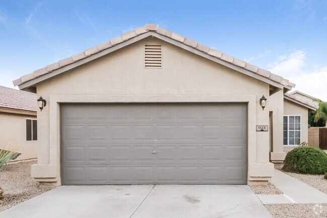 Building Photo - 1123 E Stardust Way