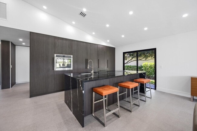 Foto del edificio - 6878 Touchstone Cir