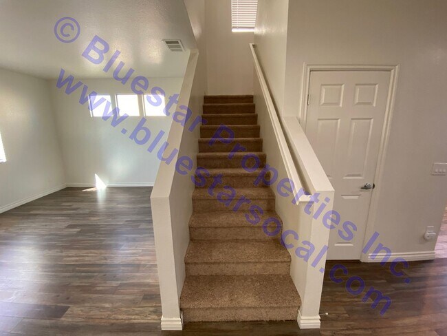 Foto del edificio - NEW LISTING IN VICTORVILLE!!!!!