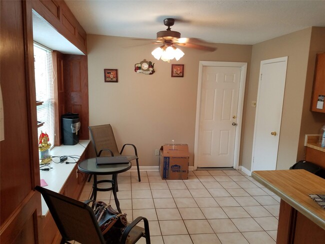 Building Photo - 2711 Amaranth Dr