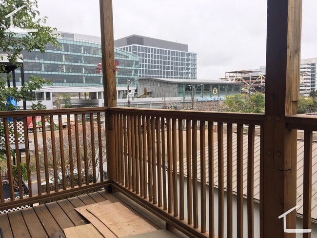 Photo - Great 2nd floor 3 bedroom unit, in heart of Brighton Apartment