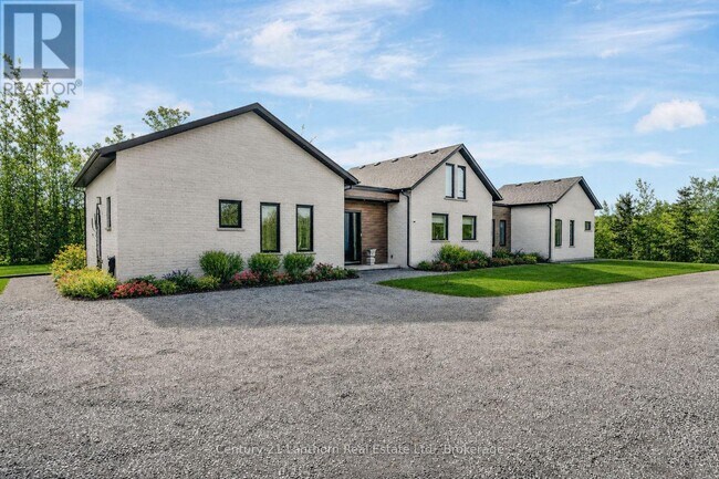 Photo du bâtiment - 19485 Loyalist Pkwy